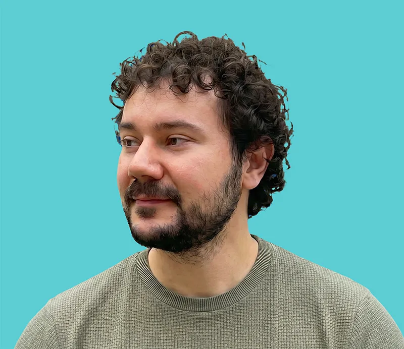 Nelle immagini sono io, fondatore di Clusterclups agenzia di marketing e transizione digitale.